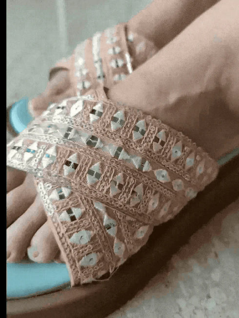 Pastel Green and Pink Criss Cross Slider - cunei
